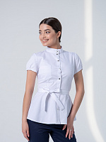 Медицинская блуза с баской и воротником-стойкой из хлопка (белый)